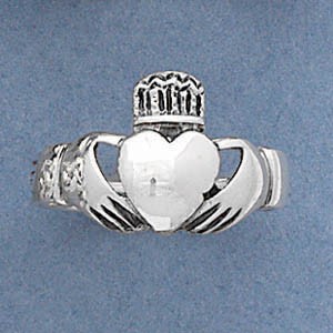 R 3364 Claddagh Ring - Size 9