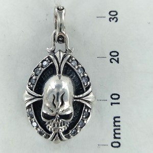 Skull Pendant W/ Crystal #021838